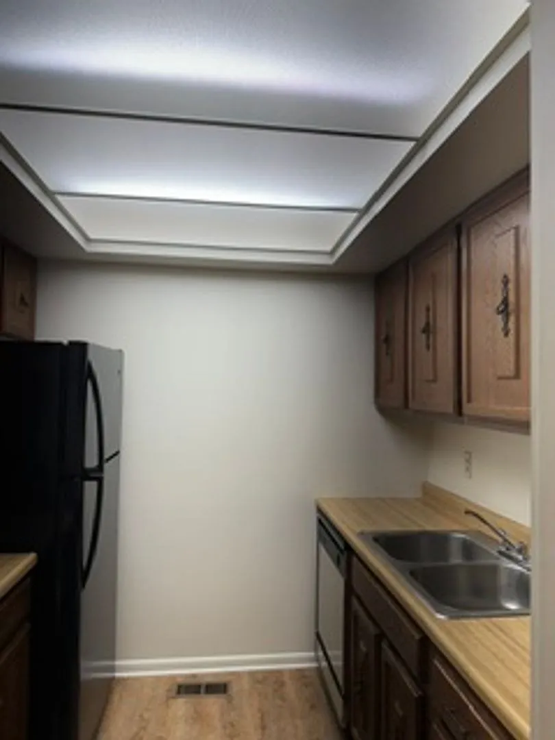 834 Sussex Place — Photo 4