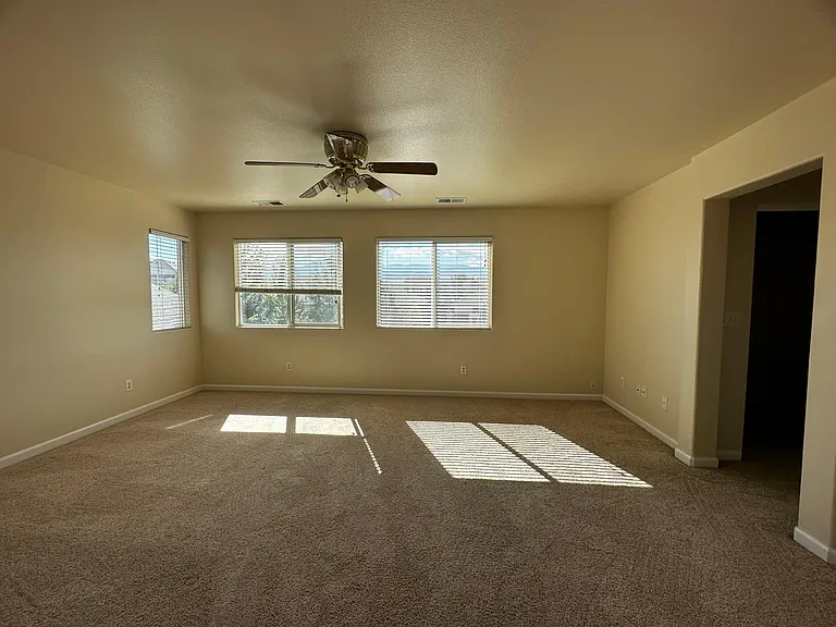 2306 Clementine Ln — Photo 2
