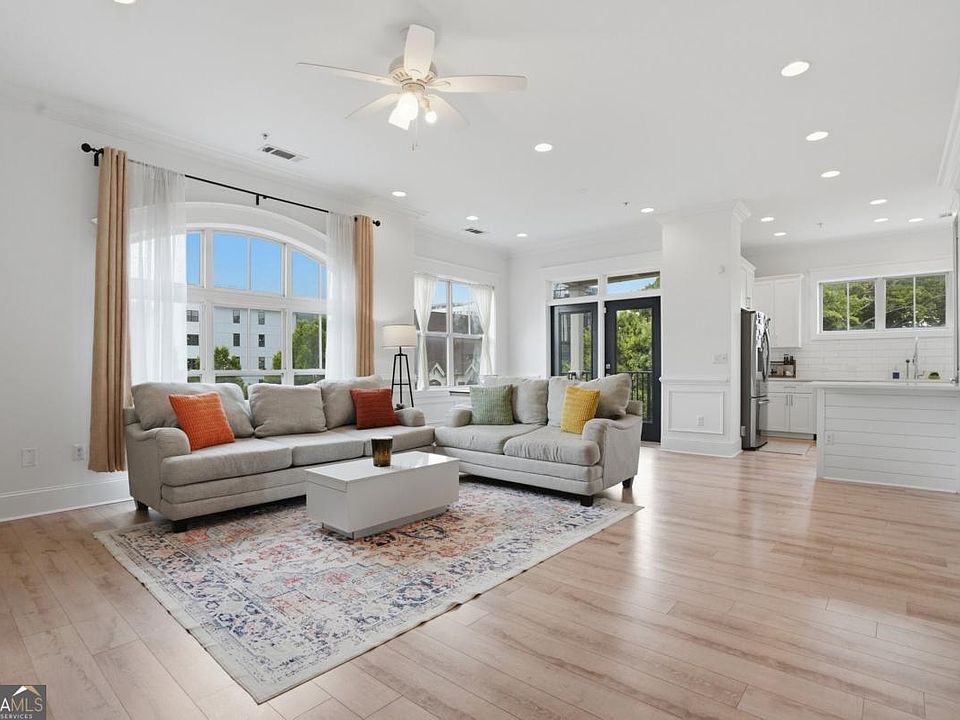 1st image of 625 Piedmont Ave NE Unit 3001