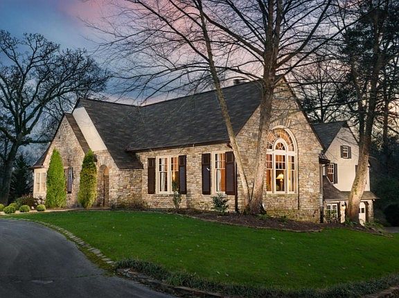 2nd image of 1130 Winding Oaks Way