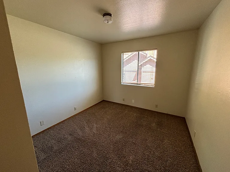42762 Peregrine Ave — Photo 8