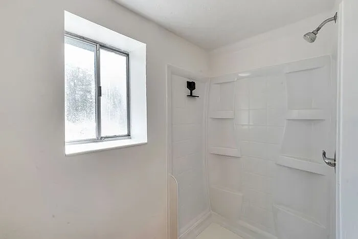 2151 W 300 North St — Photo 22