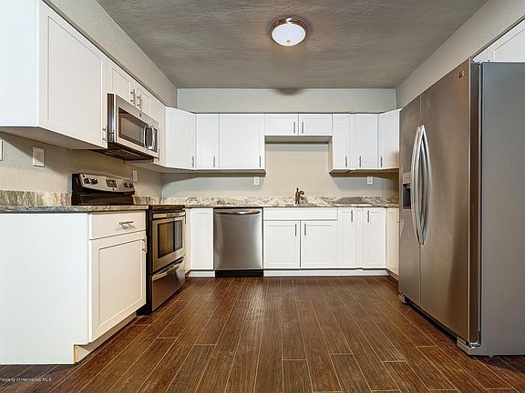 2nd image of 206 N Oakwood Ave