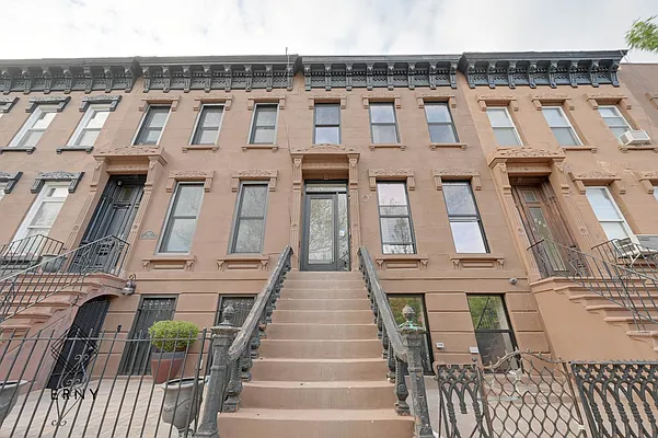 Rented by ERNY LLC | media 12