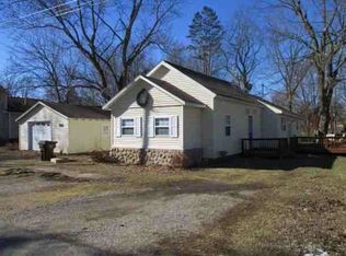207 N Chestnut St, Vernon, MI 48476