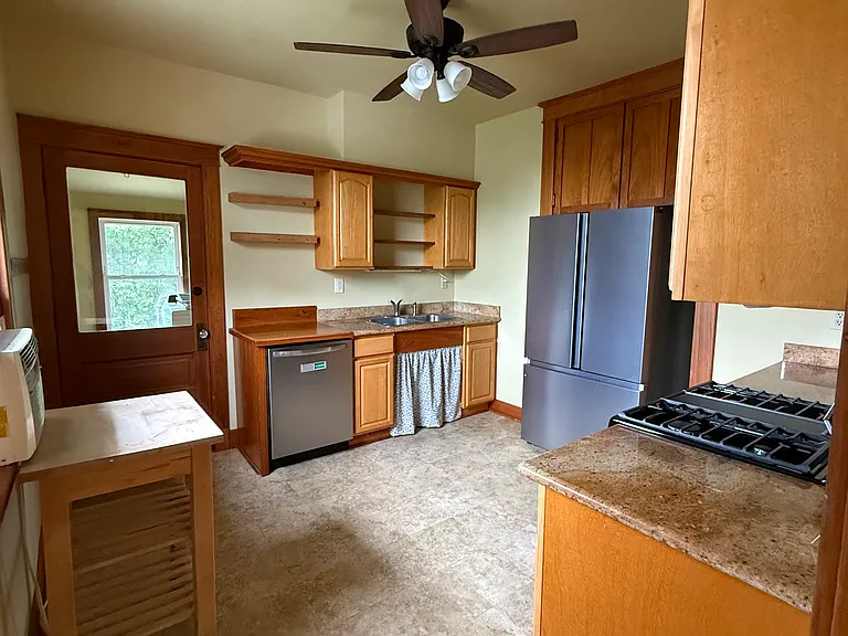 2225 Dante St — Photo 27