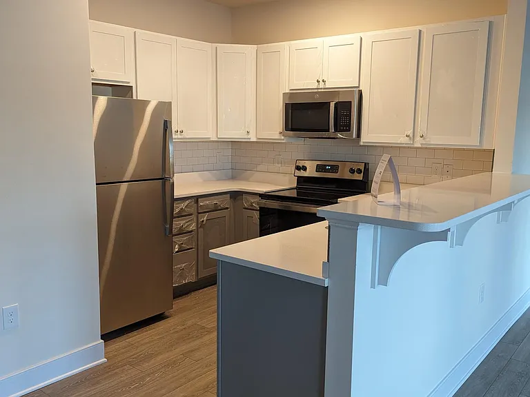 College Park Apartments — Photo 26