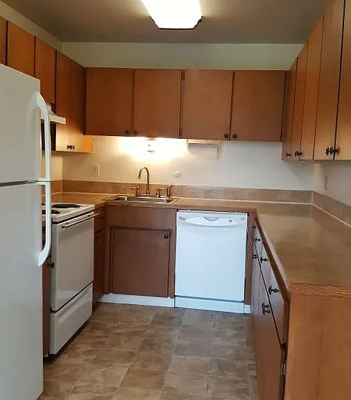 Tracy Ann Apartments — Photo 7
