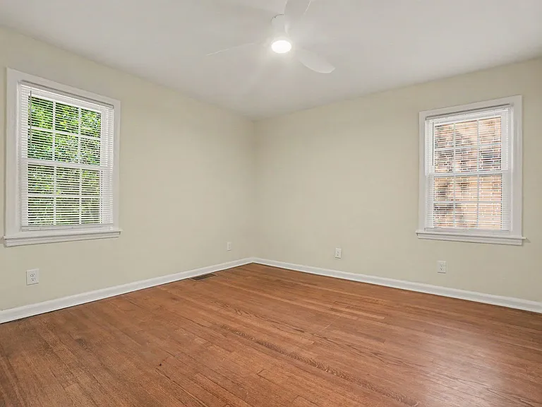 490 Lynnhaven Dr SW — Photo 20