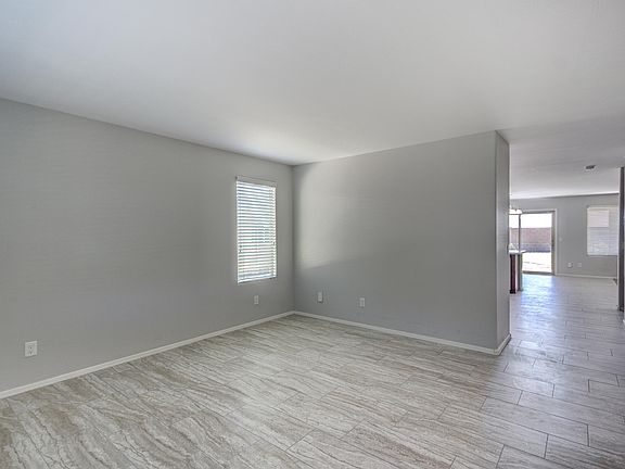 5th image of 2631 N Princeton Dr