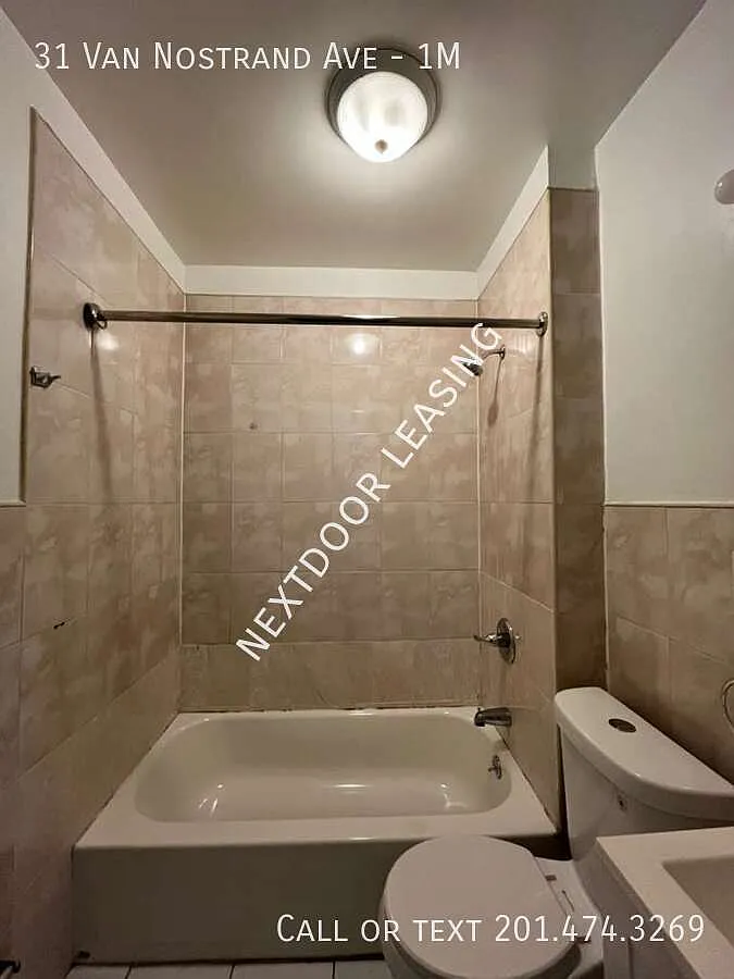 31 Van Nostrand Ave — Photo 2