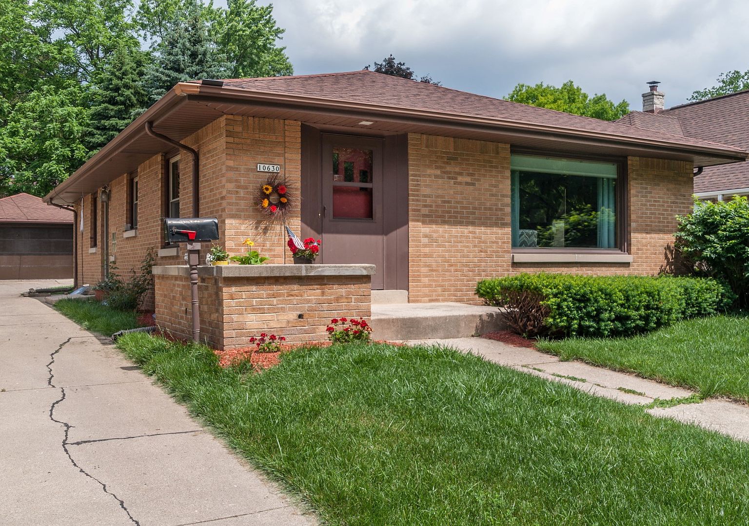 10630 W Grantosa Dr, Wauwatosa, WI 53222 Zillow