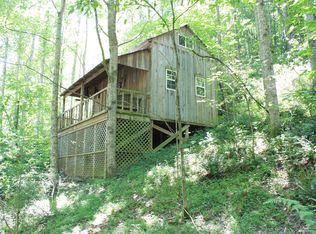 1306 Howell Rd, Westmoreland, TN 37186