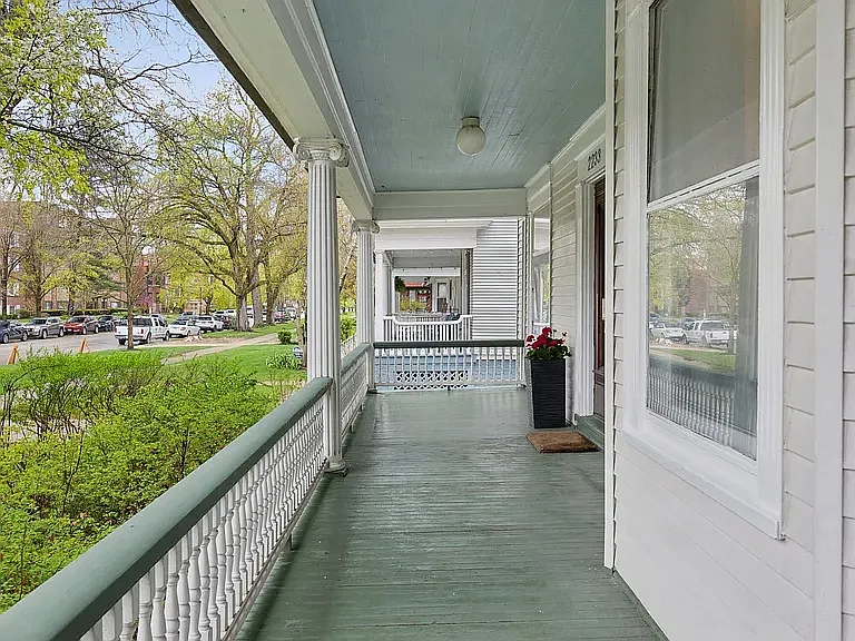2233 Sherman Ave — Photo 2