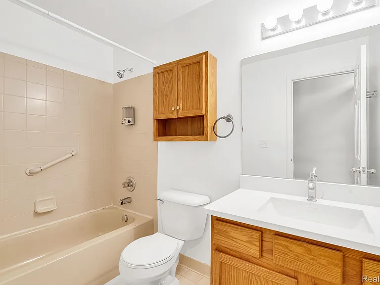 8208 Chesapeake Cir — Photo 29