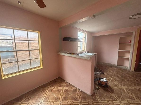 laredo-texas-448056051 picture