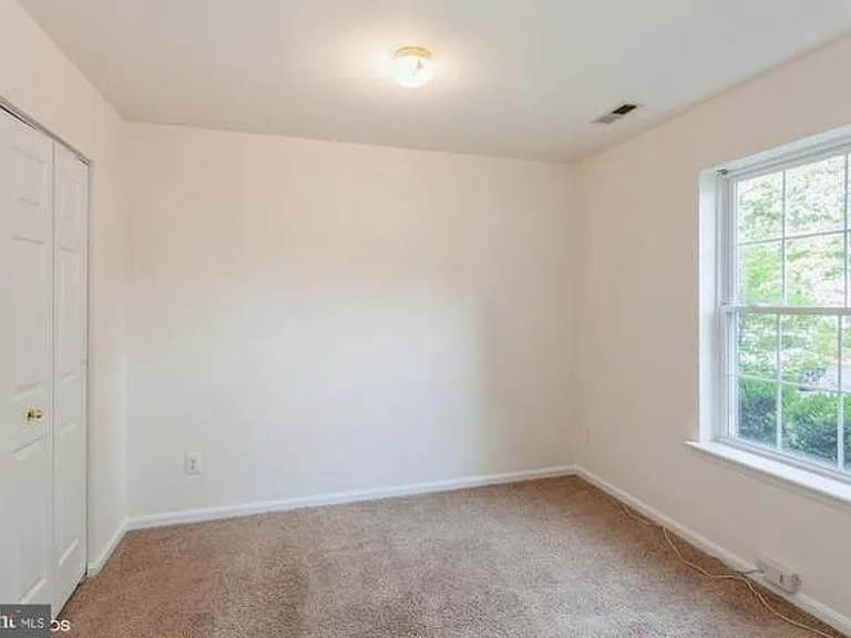 7836 Canter Ct — Photo 20