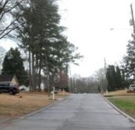 Exterior Neighborhood (street photo)