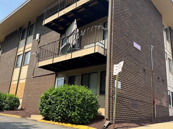 3904 Stone Gate Dr APT E, Suitland, MD 20746