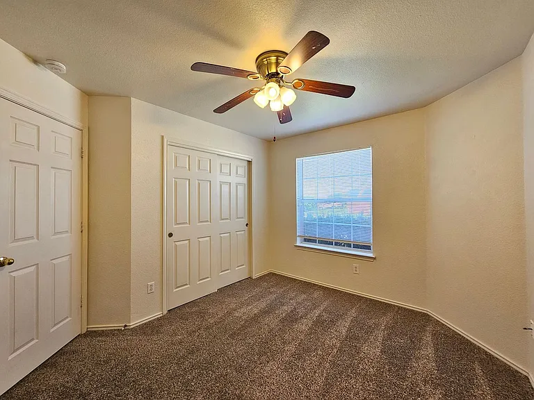 4604 Ledgestone Dr — Photo 11