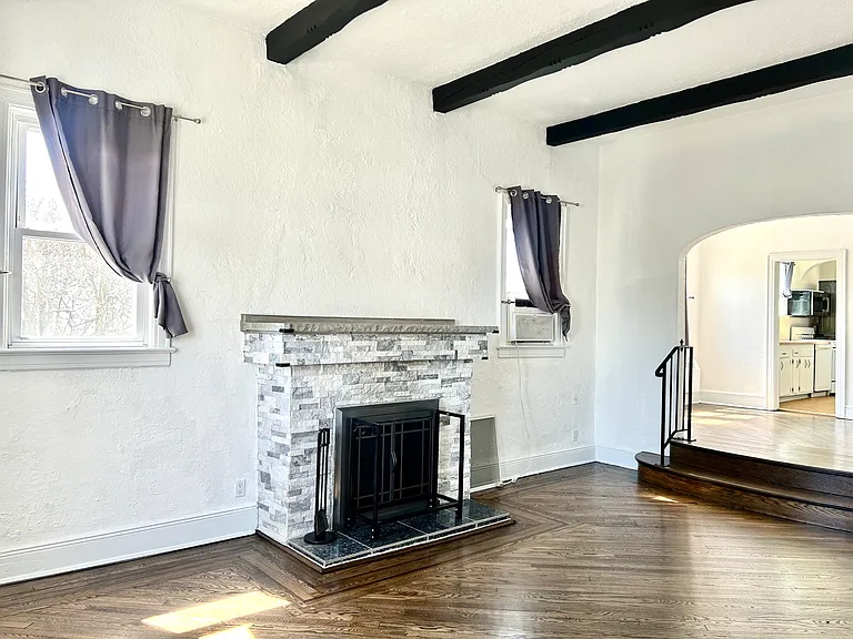 105 Mitchell Ave #UPPER — Photo 10