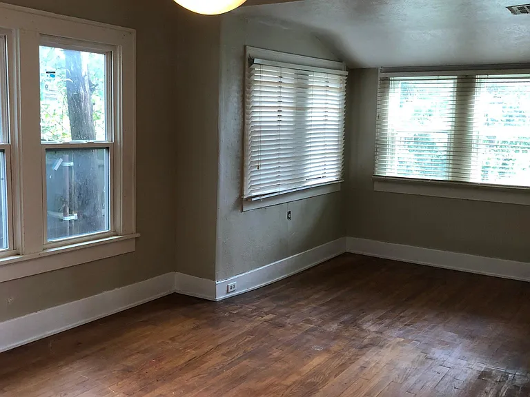1406 W Cedar Ave — Photo 9