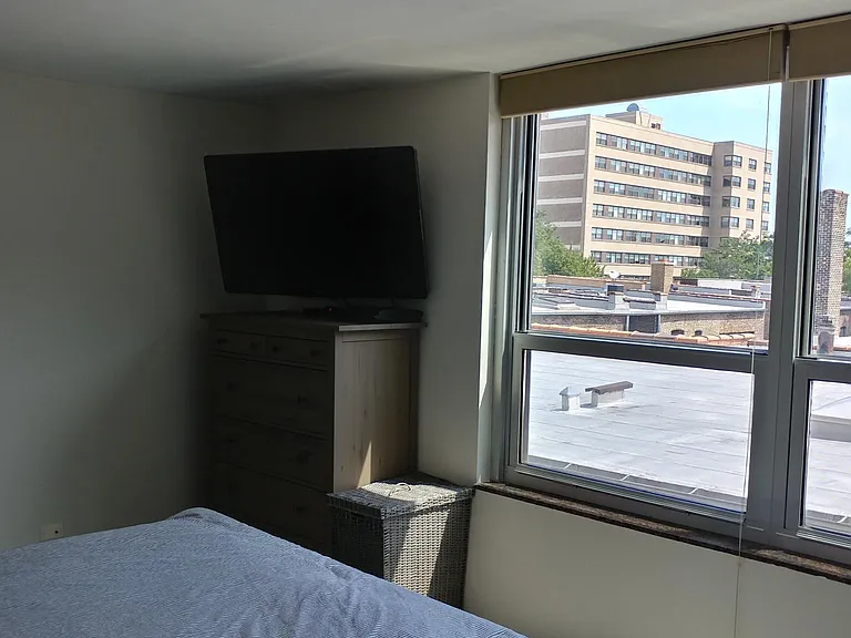 720 W Gordon Ter #5C — Photo 15