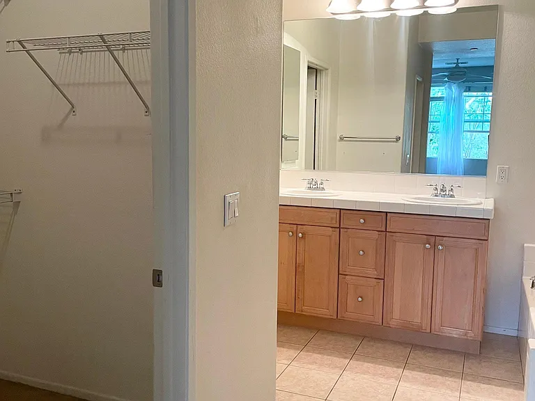 27237 Riverview Ln — Photo 16