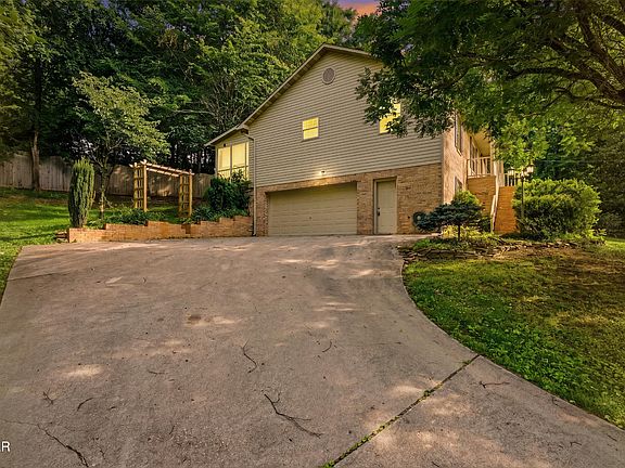 2nd image of 716 Whippoorwill Cir
