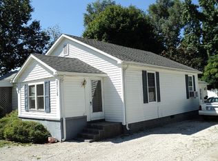 2715 S Pasfield St, Springfield, IL 62704