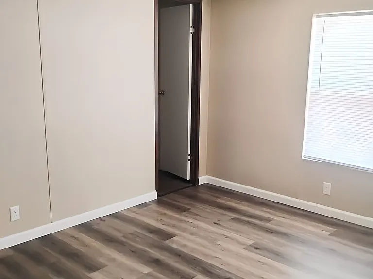 171 Lawn Dr — Photo 8