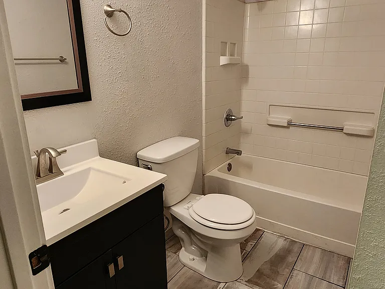 1010 N Apperson Way — Photo 4