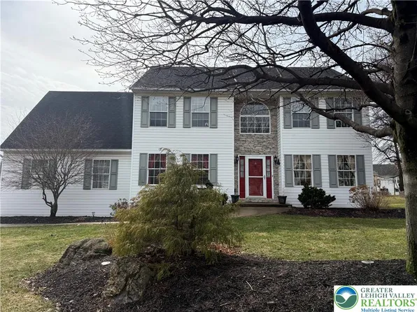 1022 Covered Bridge Xing, Allentown, PA 18104