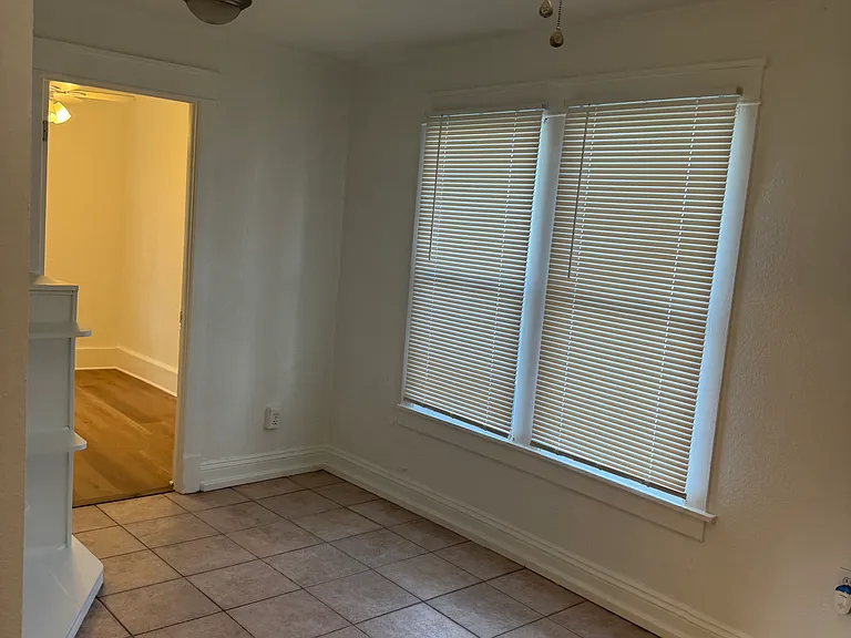 241 W Princeton St — Photo 21