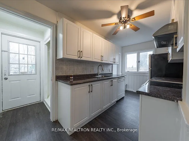 97 Park Cres — Photo 11