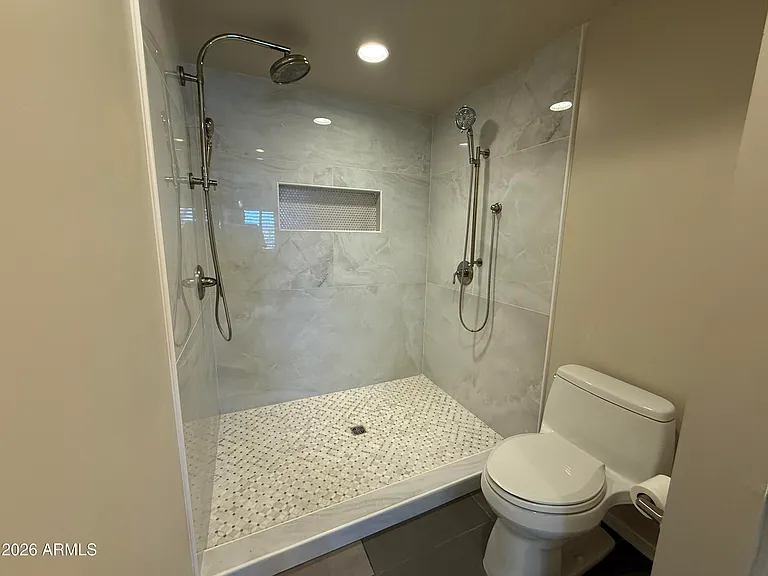 421 W 6th St #1003 — Photo 15