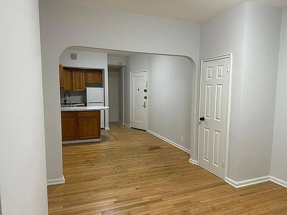 5th image of 1409 York Ave #1D