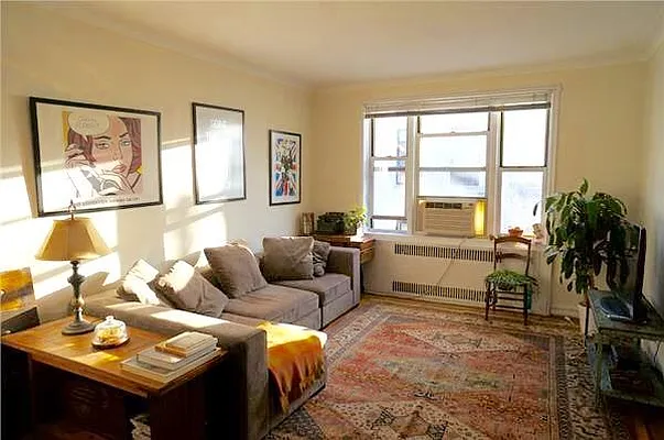 Rented by Century 21 Metropolitan | media 68