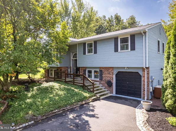 330 Logan Dr, Hatfield, PA 19440