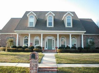 2530 Faulkner Ct, Ocean Springs, MS 39564