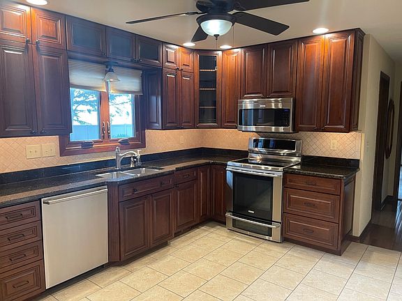 5th image of 615 Midland Dr