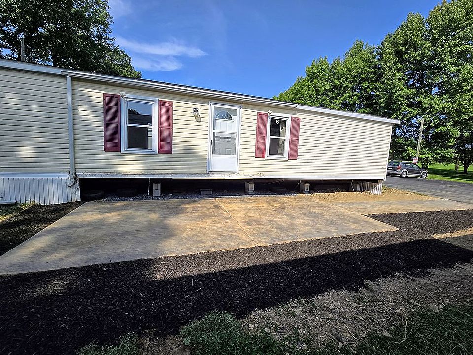 2nd image of 8220 Airport Rd Trailer 14