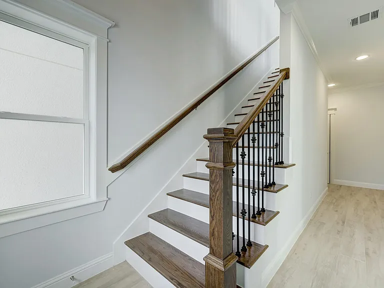 2814 Princeton St — Photo 2