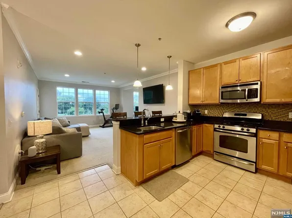 5206 Sanctuary Blvd, Riverdale, NJ 07457