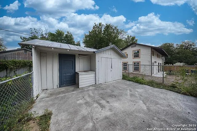 509 W Mistletoe Ave — Photo 26
