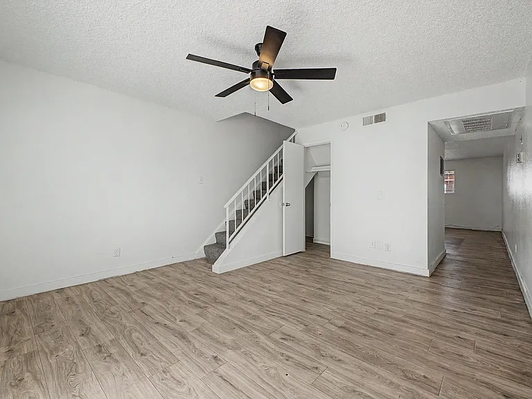 The Brentwood — Photo 8