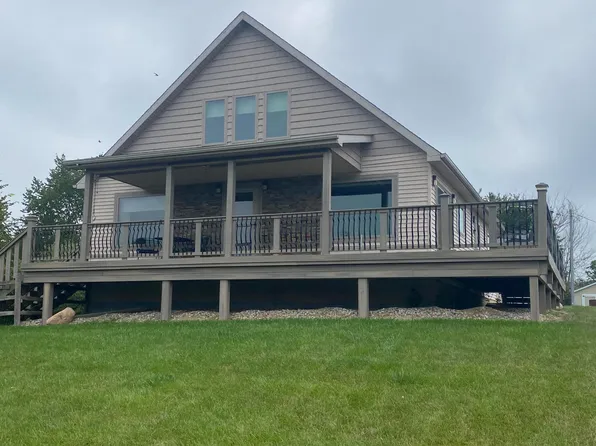 1644 Hilltop Dr, Camden, MI 49232