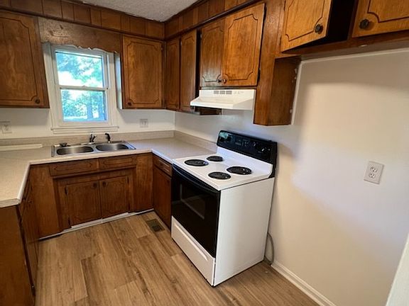5th image of 194 Wardlaw Ave