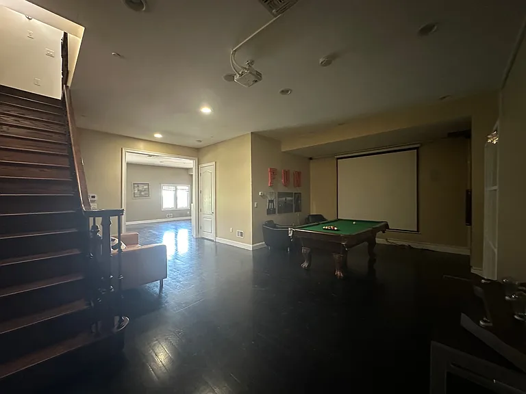 9033 Wall St #5 — Photo 31