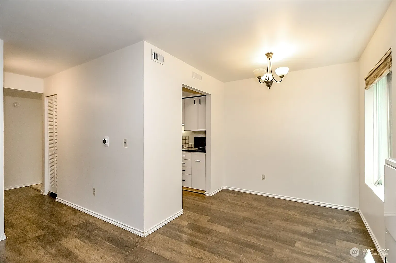 2 bed, 960 sqft, $1,900 — Photo 4